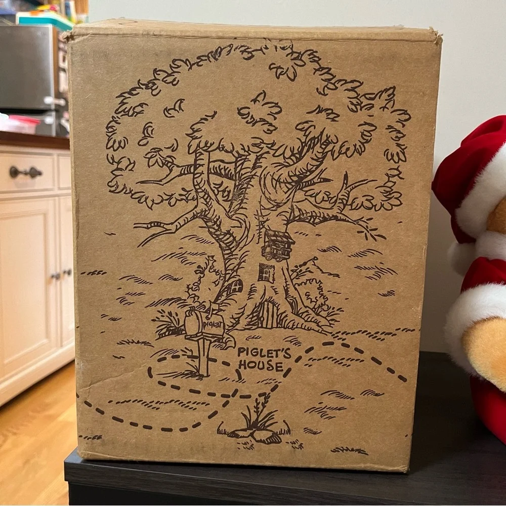 Walt Disney Pooh Bear We wish you a Merry Christmas Wind up Plush with Box
